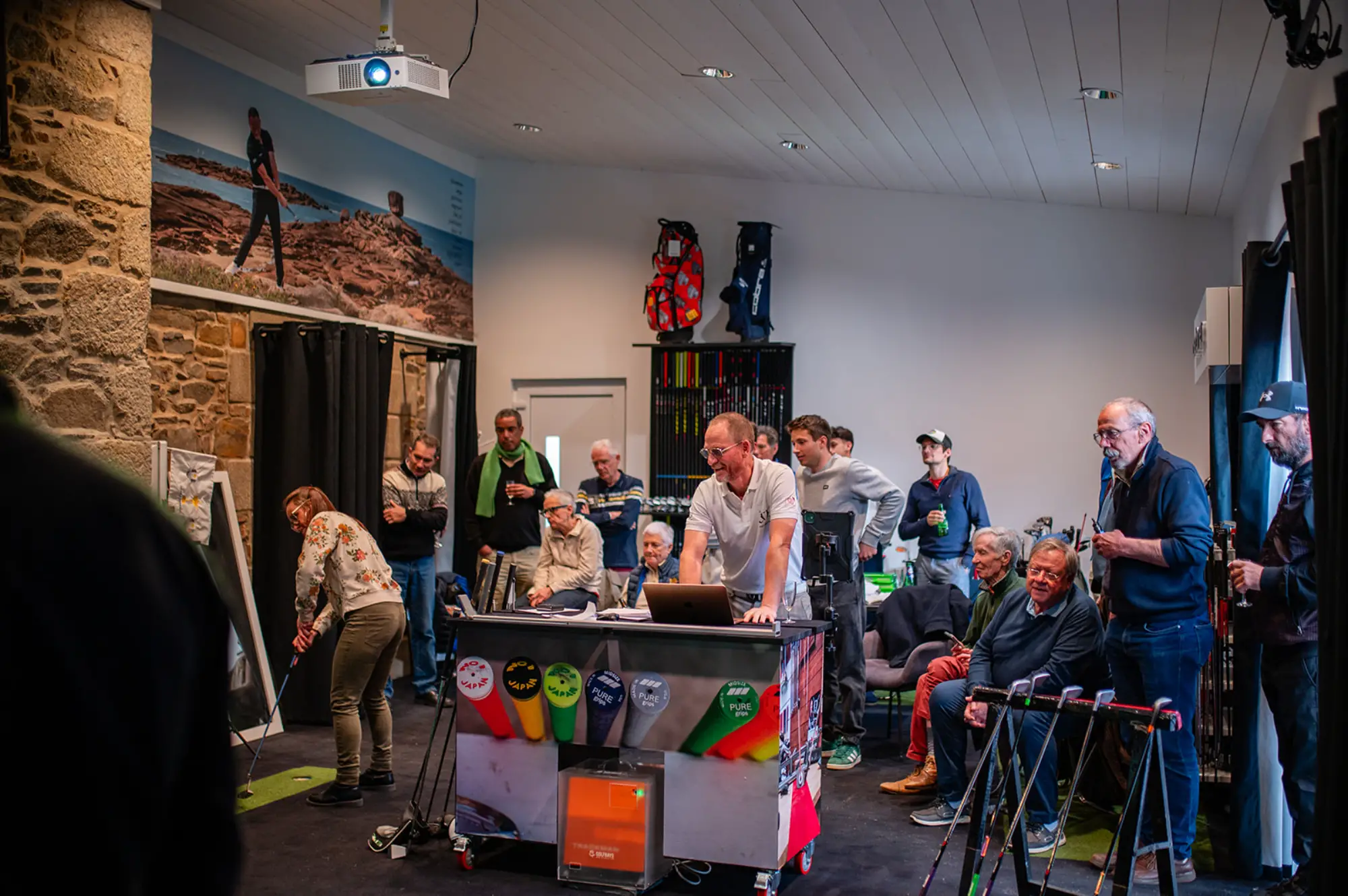 clubs de golf sur mesure, Cours indoor, atelier réparation Perros guirec (Bretagne)